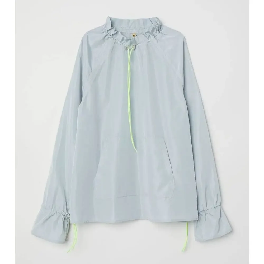 H&M Grey Neon Green Blouse Stand-Up Collar Pullover Windbreaker Drawstring 8 M